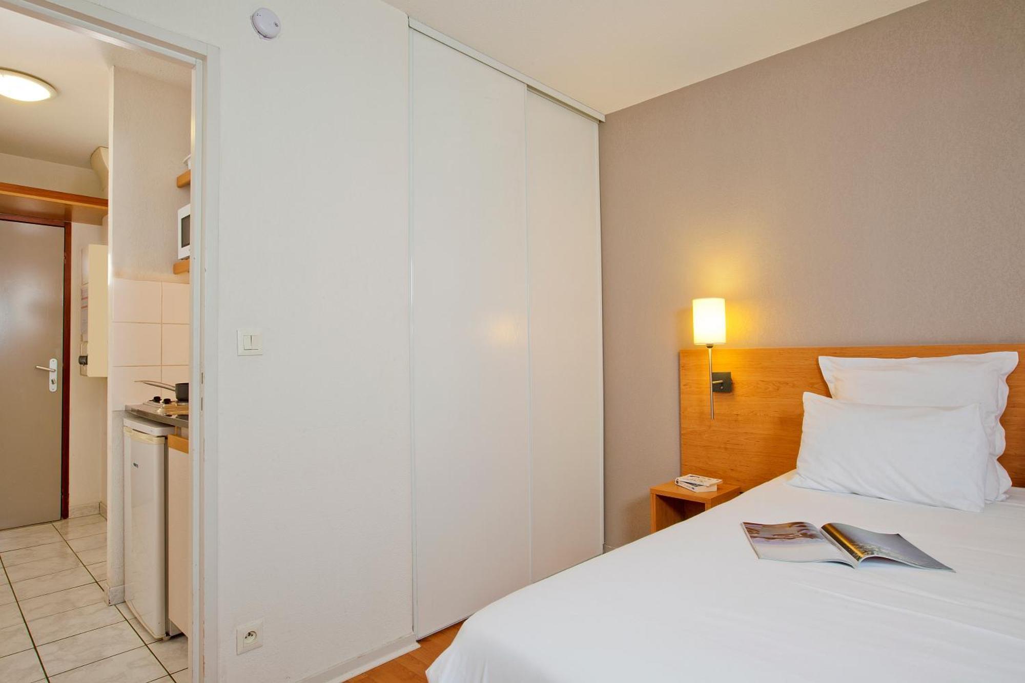 Sejours & Affaires Nantes La Beaujoireアパートホテル 部屋 写真