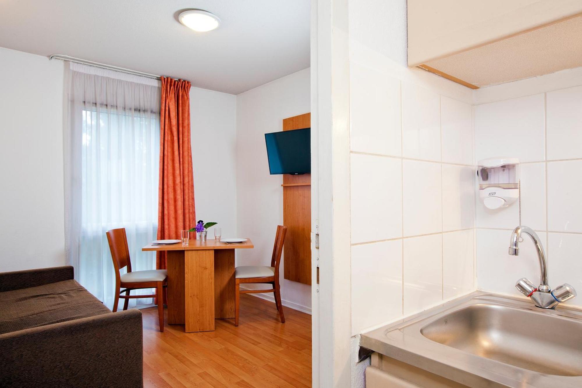 Sejours & Affaires Nantes La Beaujoireアパートホテル 部屋 写真