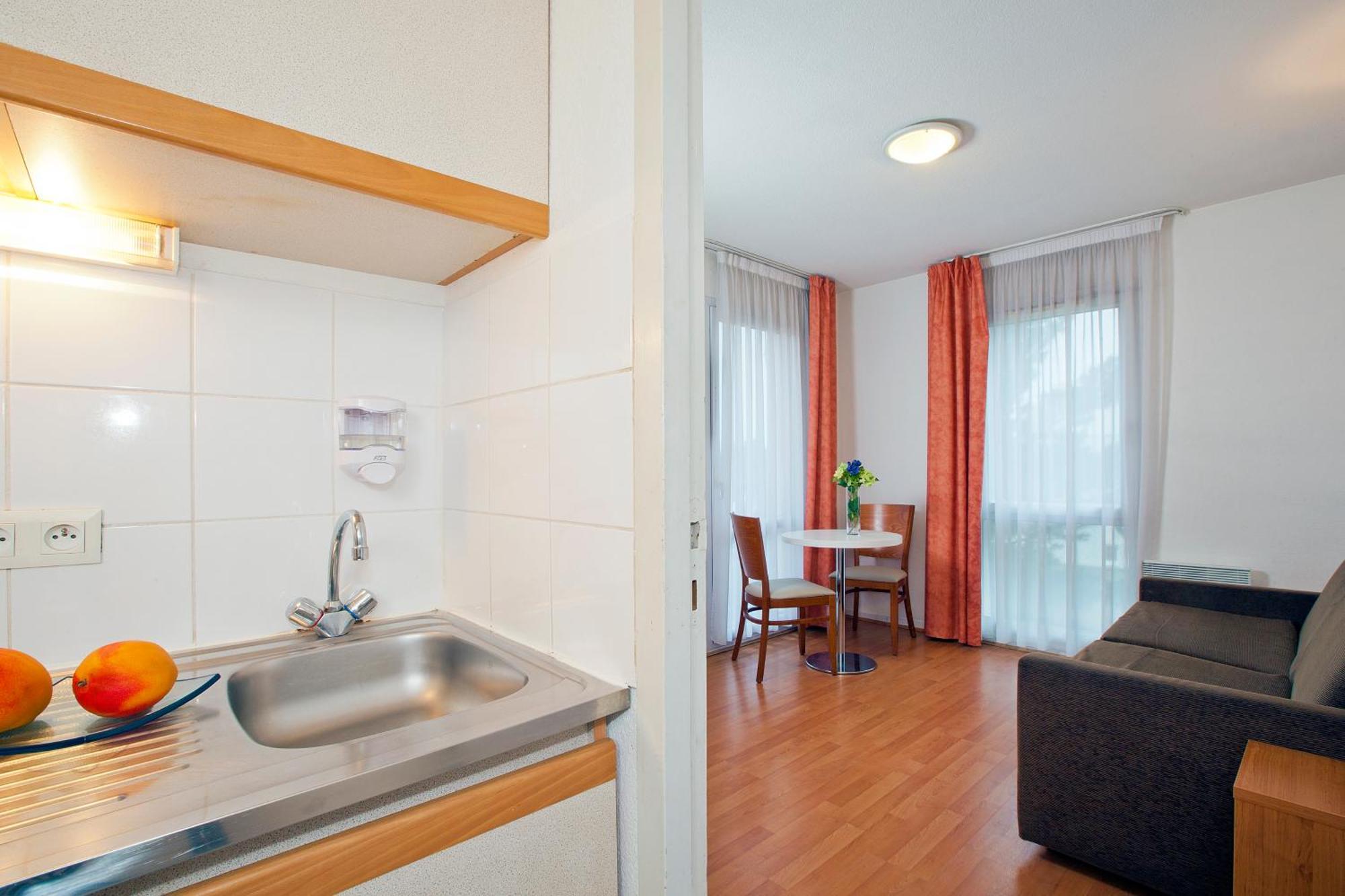 Sejours & Affaires Nantes La Beaujoireアパートホテル 部屋 写真